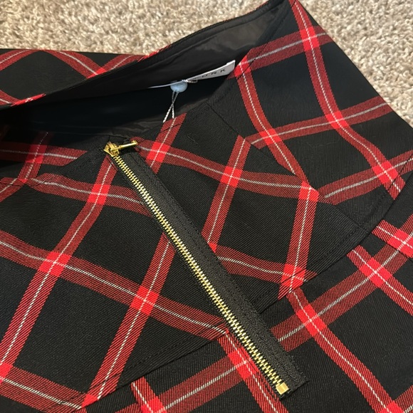 Trina Turk Skirt - Picture 3 of 9